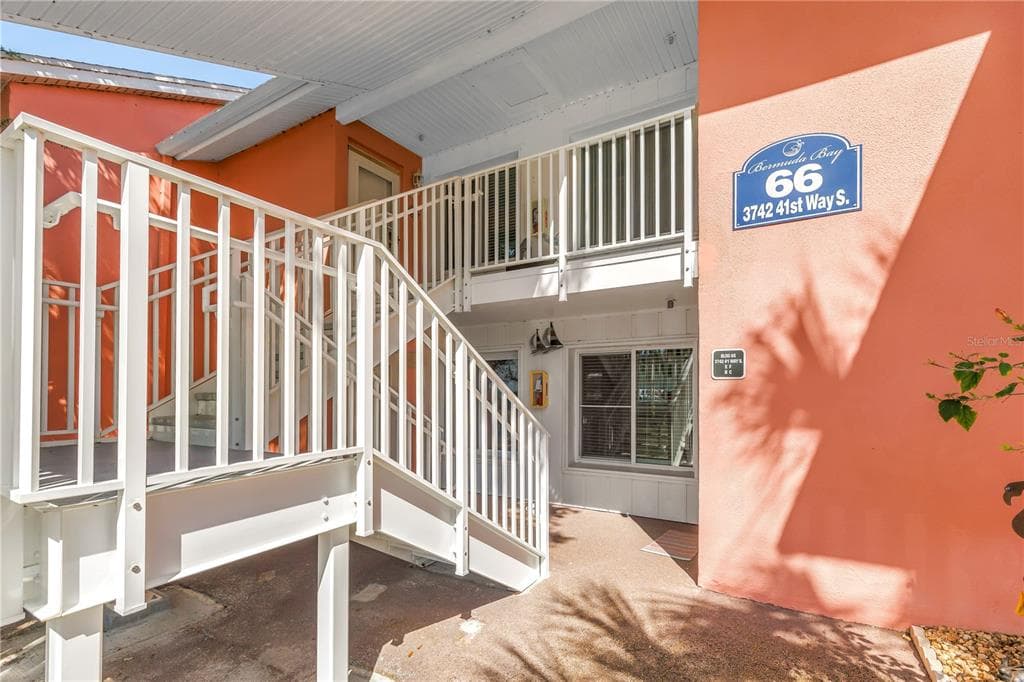 3742 41ST WAY S UNIT F ST PETERSBURG, FL 33711