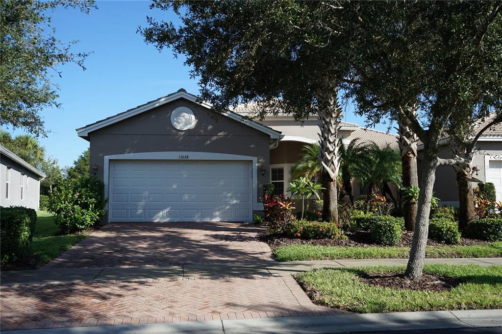 15628 AURORA LAKE CIRCLE WIMAUMA, FL 33598