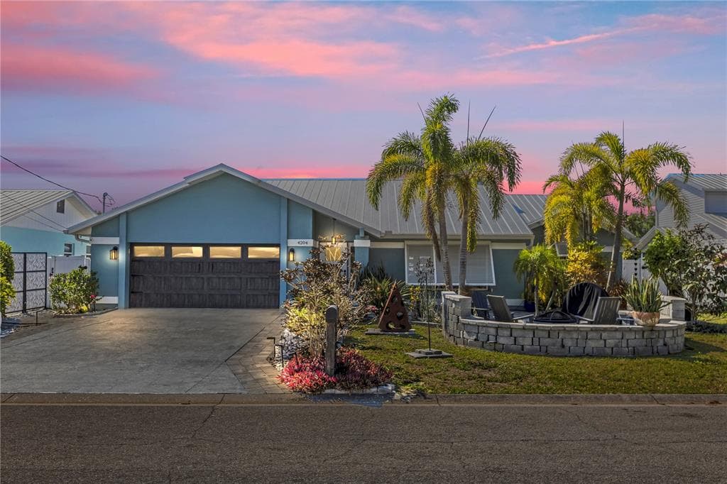 4204 2ND AVENUE NE BRADENTON, FL 34208
