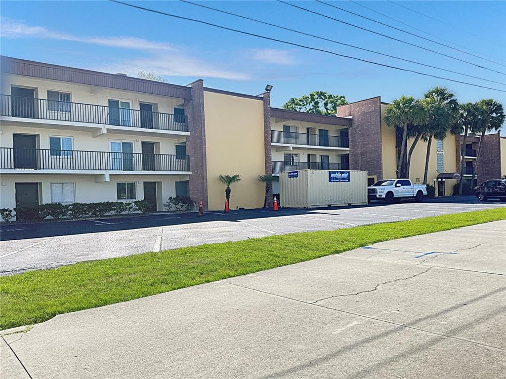 4435 1ST STREET NE UNIT 103 ST PETERSBURG, FL 33703