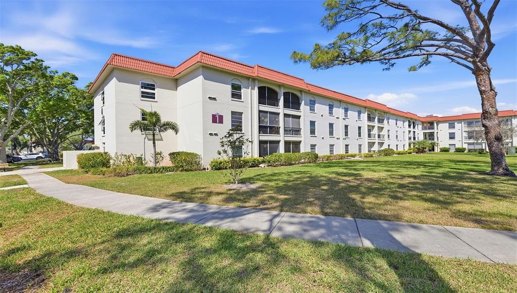 2700 BAYSHORE BOULEVARD UNIT 1307 DUNEDIN, FL 34698