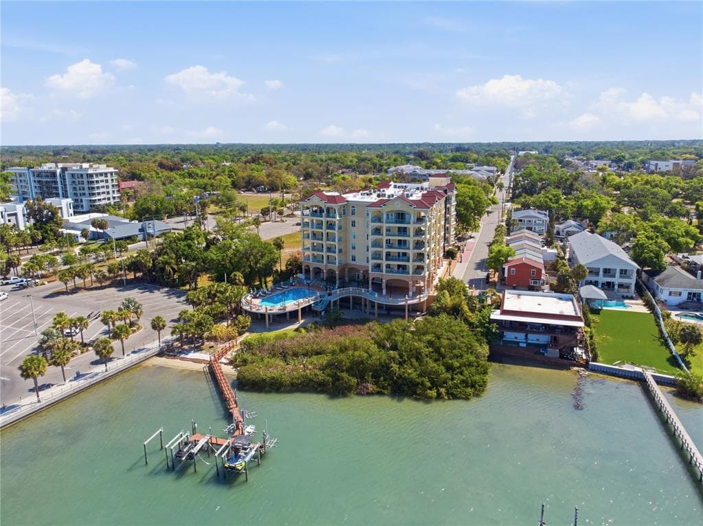 700 N OSCEOLA AVENUE UNIT 305 CLEARWATER, FL 33755