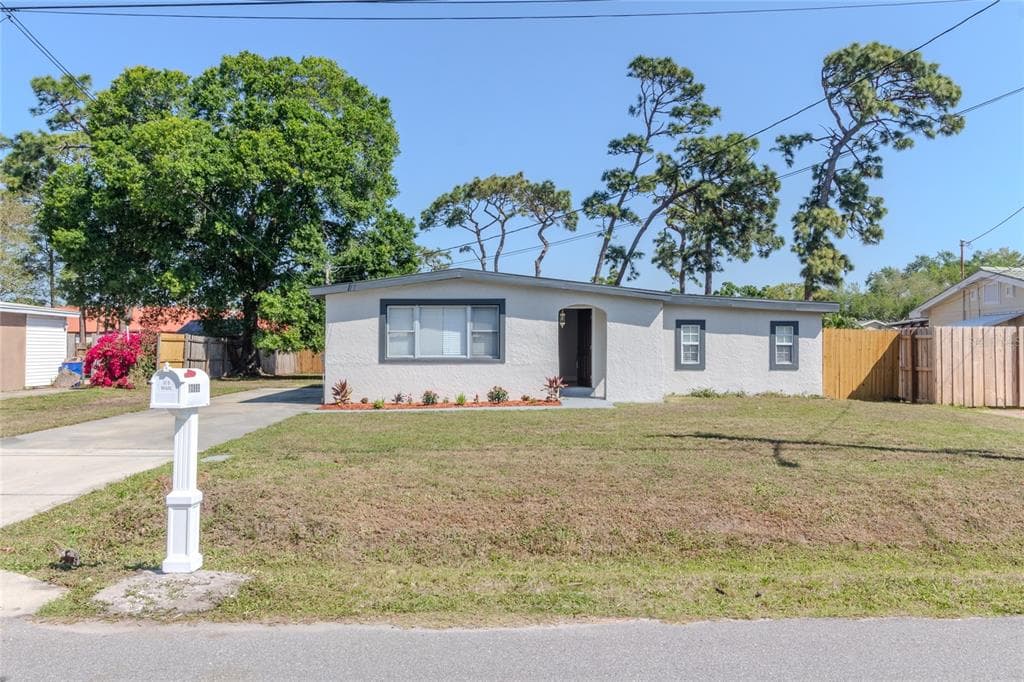 10889 124TH AVENUE LARGO, FL 33778