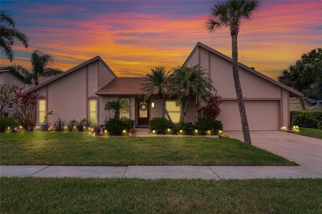 6104 SCHOONER WAY TAMPA, FL 33615