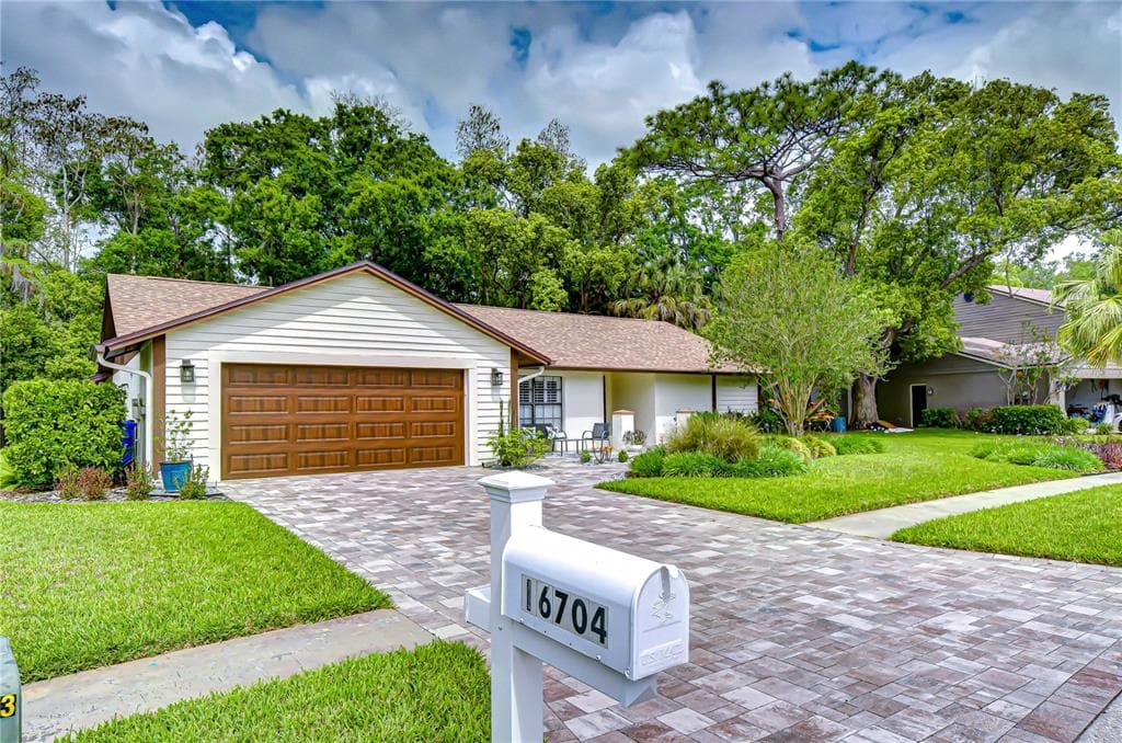 16704 VALLELY DRIVE TAMPA, FL 33618