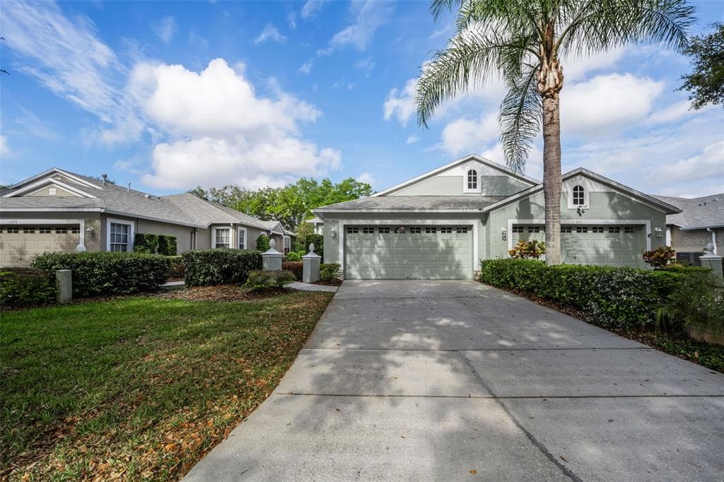 5721 HERONPARK PLACE LITHIA, FL 33547