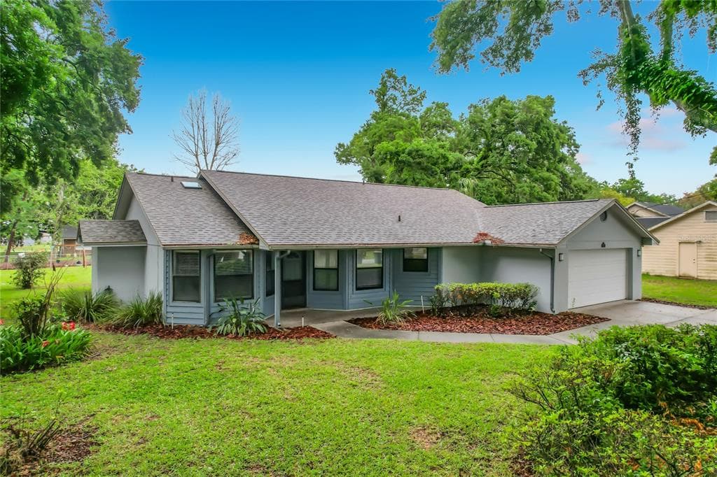 109 SOUTH COURT AUBURNDALE, FL 33823