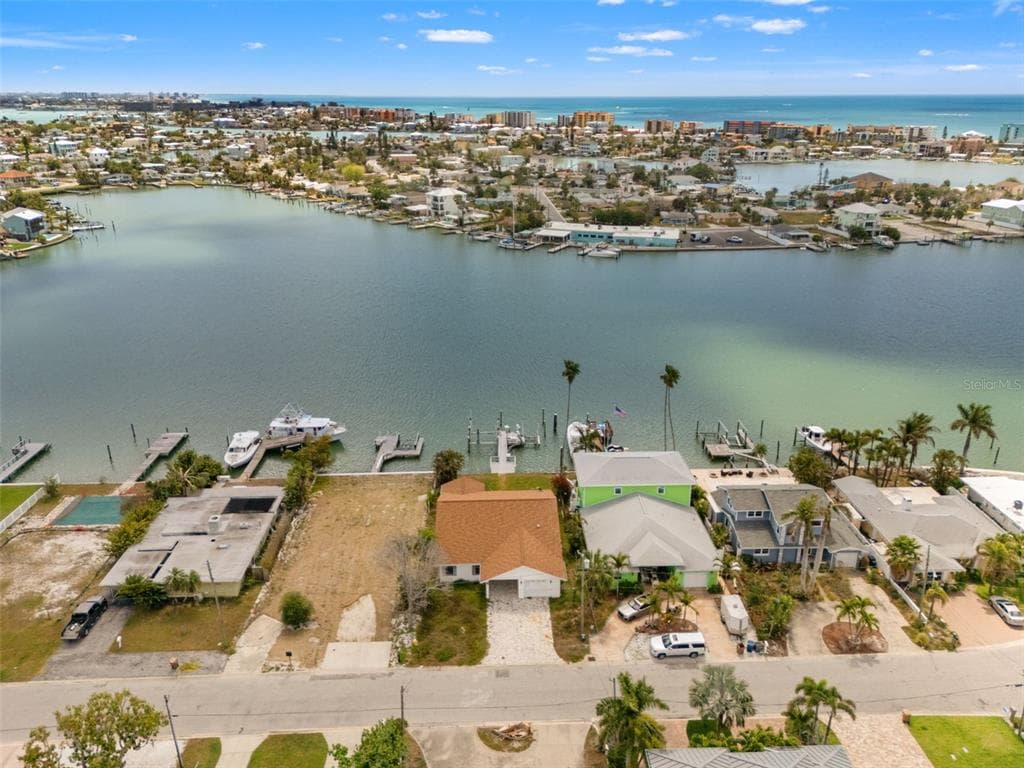 811 BAY POINT DRIVE MADEIRA BEACH, FL 33708