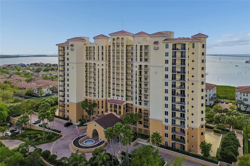 5823 BOWEN DANIEL DRIVE UNIT 1103 TAMPA, FL 33616