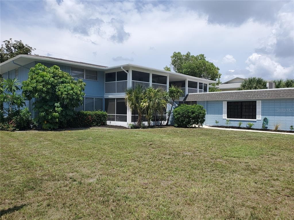 3075 LOS ALTOS DRIVE UNIT E BELLEAIR BLUFFS, FL 33770