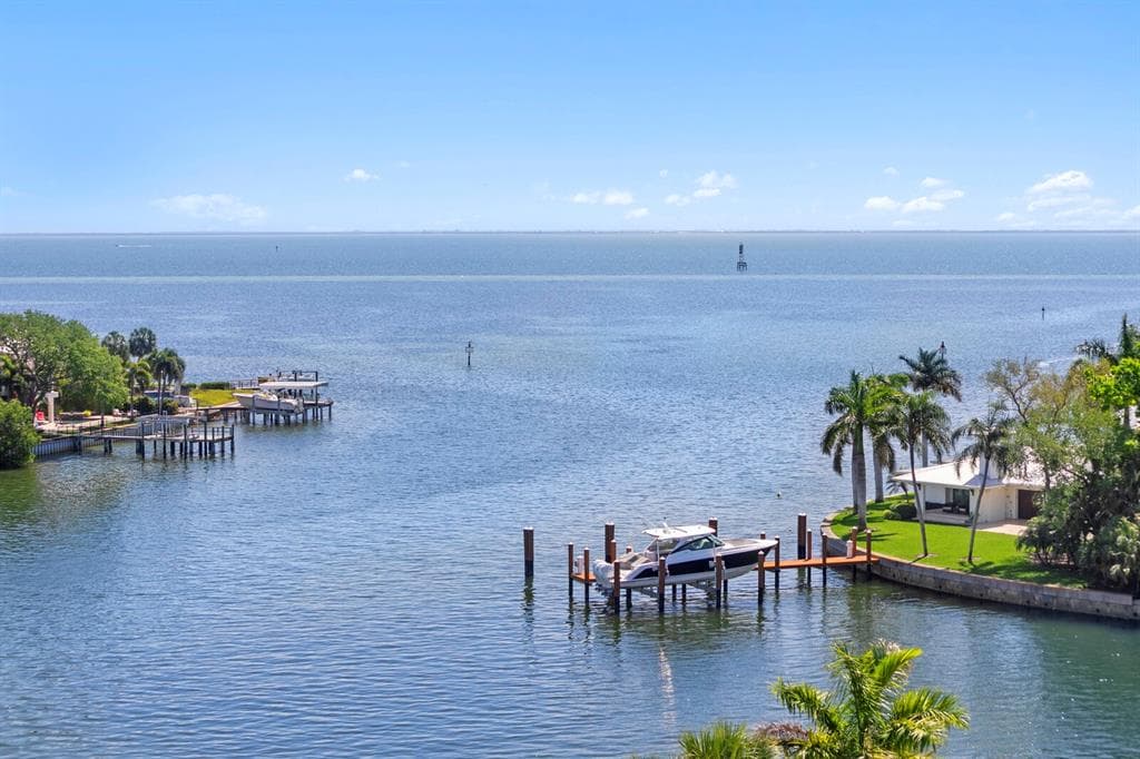 1325 SNELL ISLE BOULEVARD NE UNIT 709 ST PETERSBURG, FL 33704