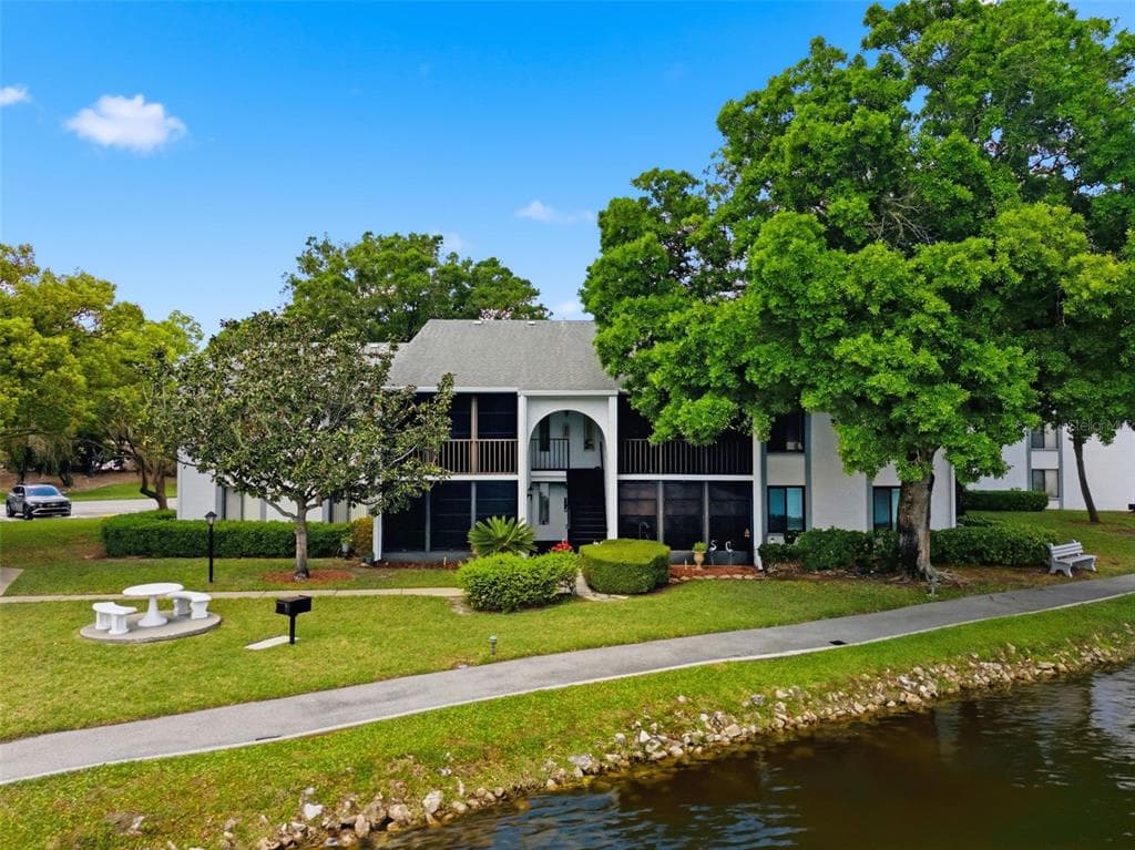 1135 PINE RIDGE CIRCLE W UNIT A2 TARPON SPRINGS, FL 34688