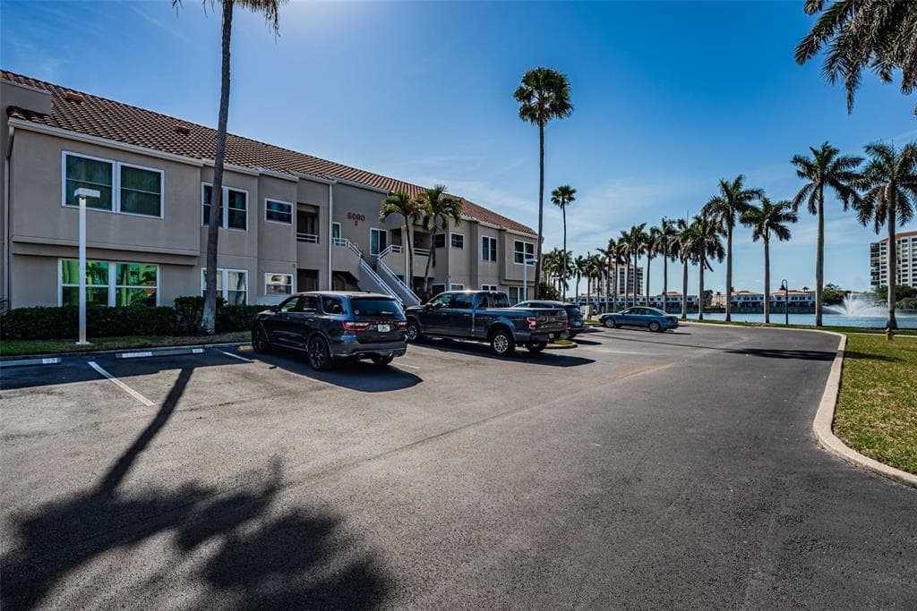 6080 BAHIA DEL MAR CIRCLE UNIT 112 ST PETERSBURG, FL 33715