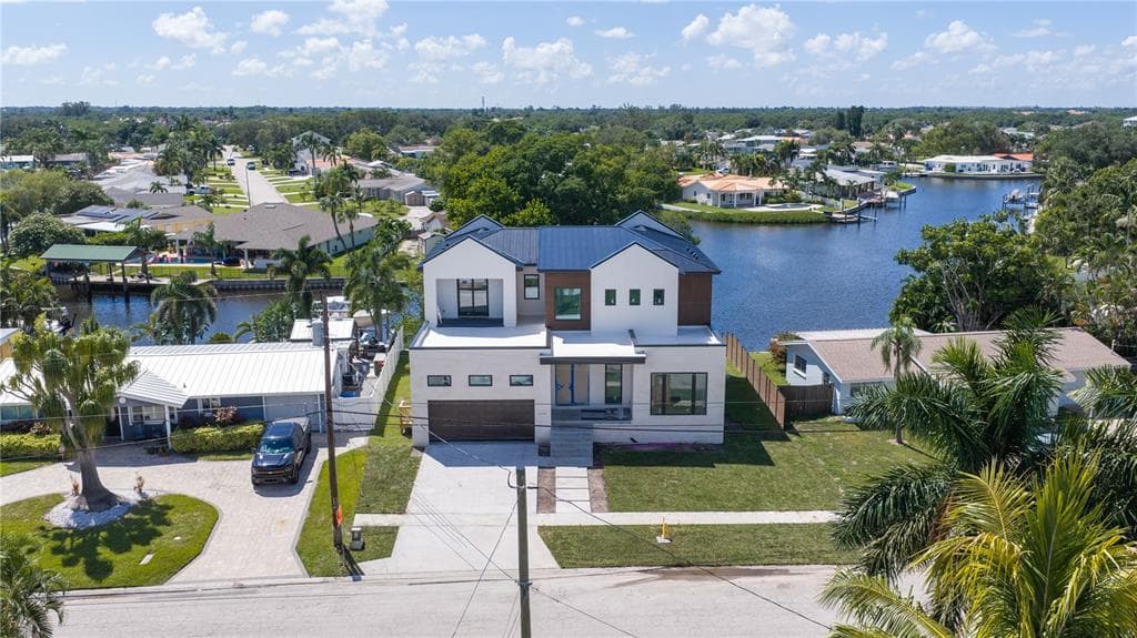 4692 DOVER STREET NE ST PETERSBURG, FL 33703