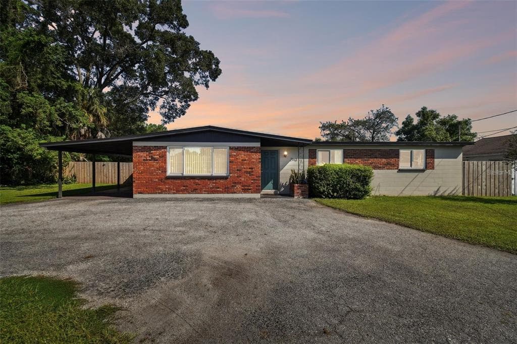 2913 W XANTHUS STREET TAMPA, FL 33614