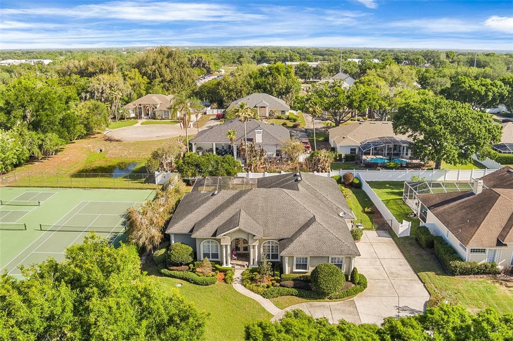 902 HANOVER WAY LAKELAND, FL 33813