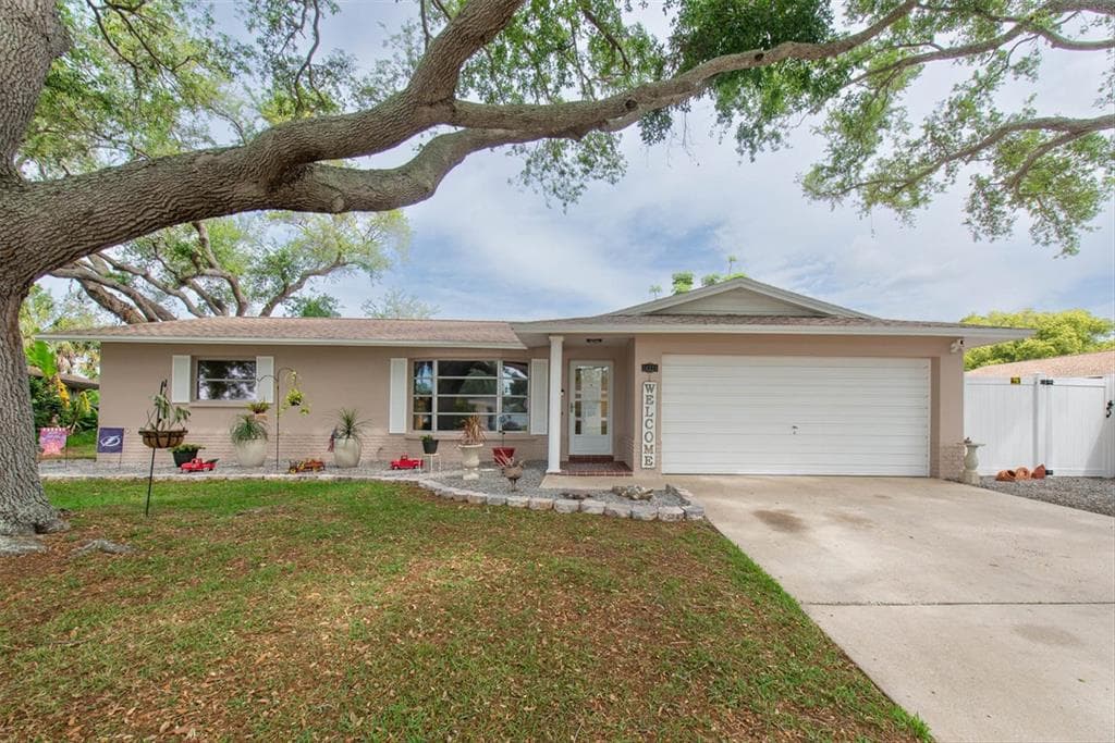 14321 113TH AVENUE N LARGO, FL 33774