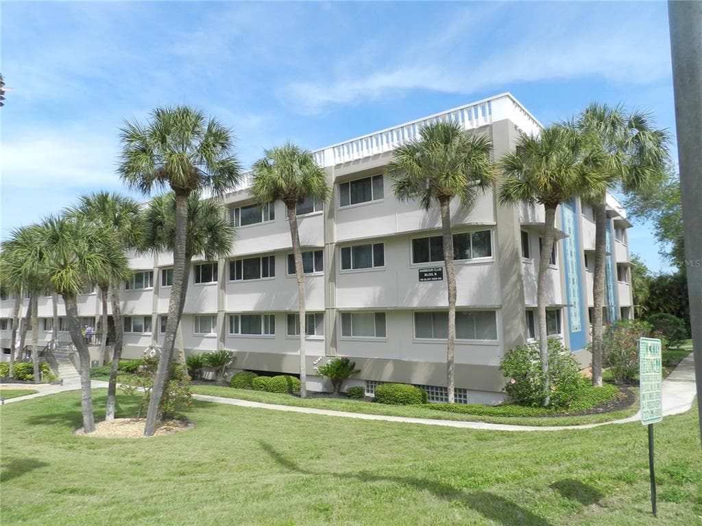 100 BLUFF VIEW DRIVE UNIT 109B