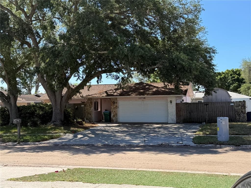 11738 96TH PLACE SEMINOLE, FL 33772