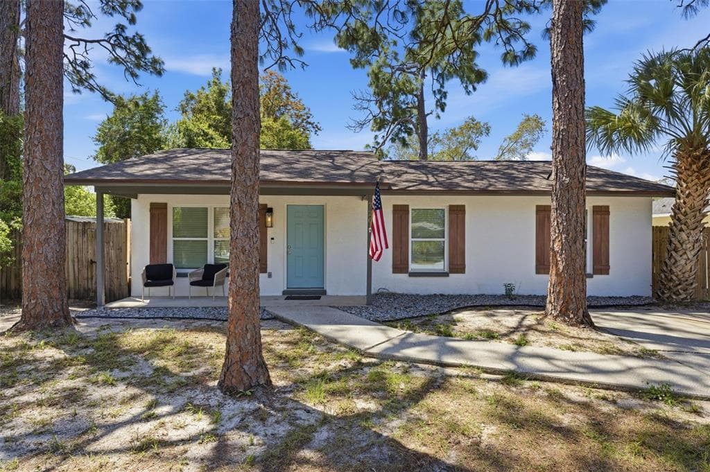 720 LOCUST STREET TARPON SPRINGS, FL 34689