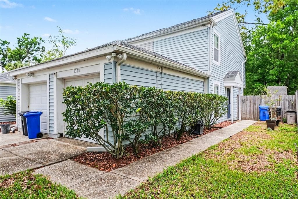 12308 VILLAGER COURT TAMPA, FL 33625