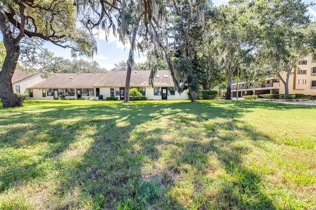 2201 PINE DRIVE TARPON SPRINGS, FL 34689