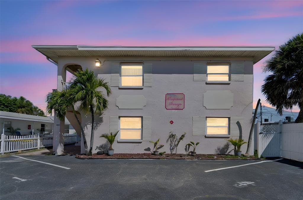 525 73RD AVE UNIT 5 ST PETE BEACH, FL 33706