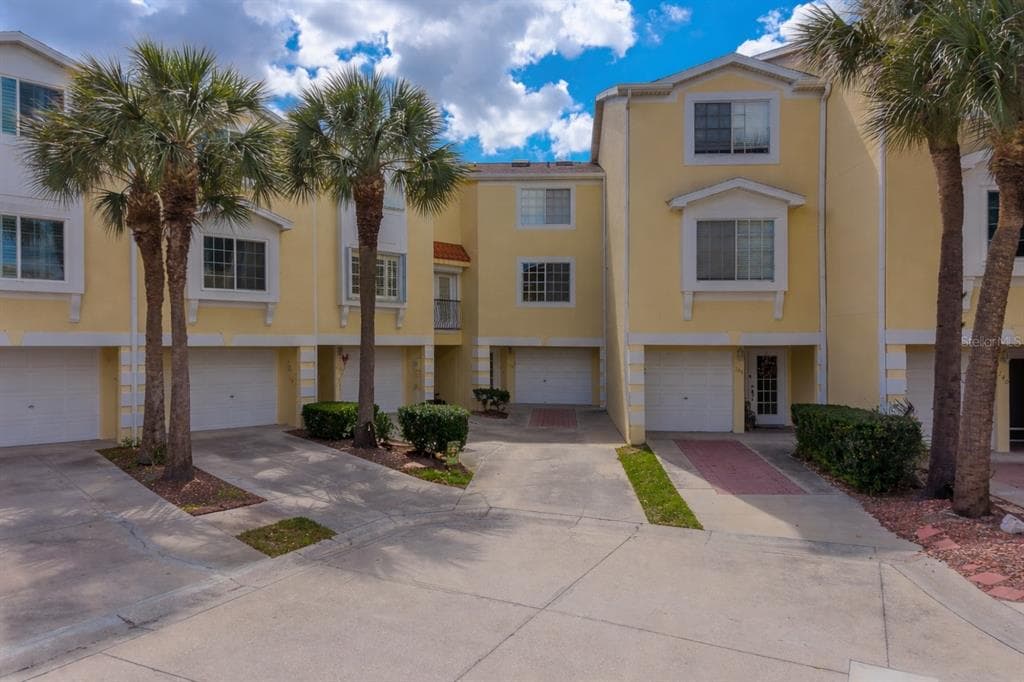 138 BRENT CIRCLE OLDSMAR, FL 34677