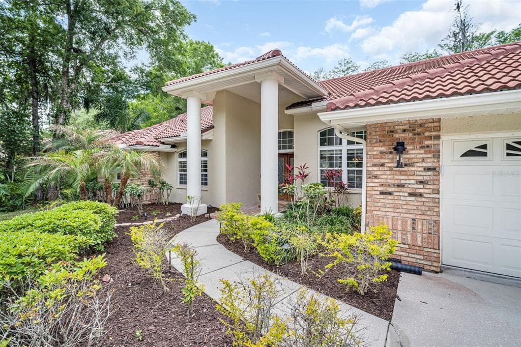 1404 EAST LAKE WOODLANDS PARKWAY OLDSMAR, FL 34677