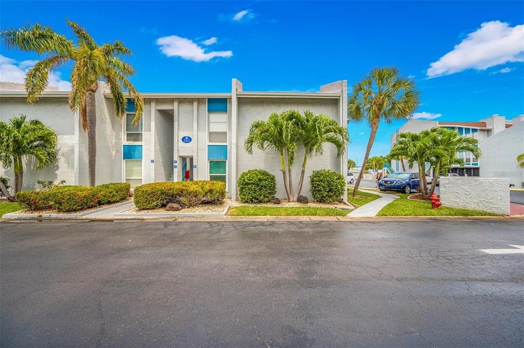 260 MEDALLION BOULEVARD UNIT F MADEIRA BEACH, FL 33708