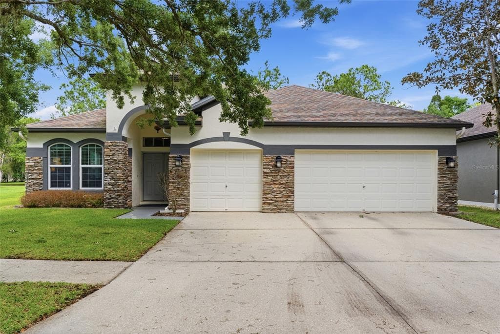 5832 HERONVIEW CRESCENT DRIVE LITHIA, FL 33547