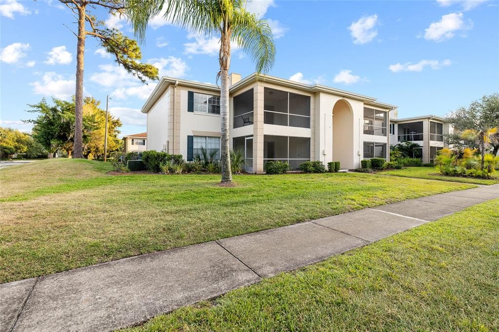 3402 LATANIA DRIVE UNIT 321 TAMPA, FL 33618