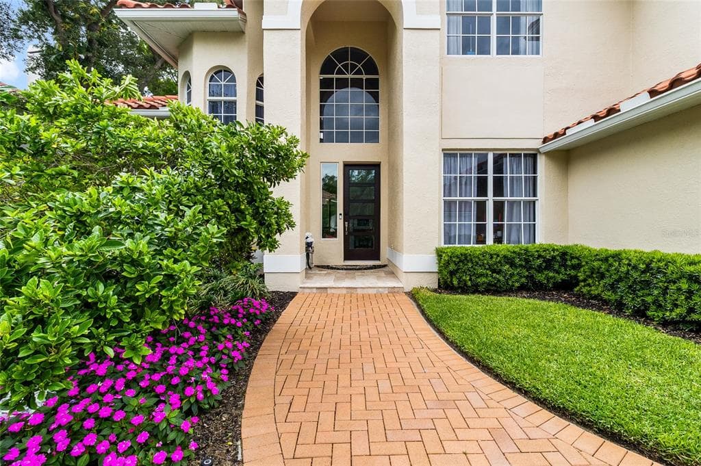 4815 QUEEN PALM TERRACE NE ST PETERSBURG, FL 33703
