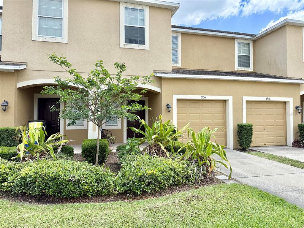 6956 TOWNE LAKE ROAD RIVERVIEW, FL 33578