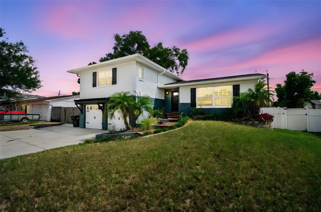 13548 BELLEWOOD AVENUE SEMINOLE, FL 33776