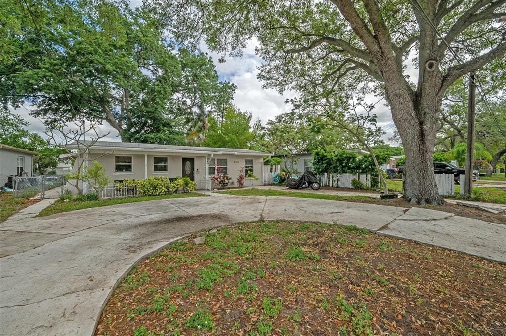 2119 W HENRY AVENUE TAMPA, FL 33603