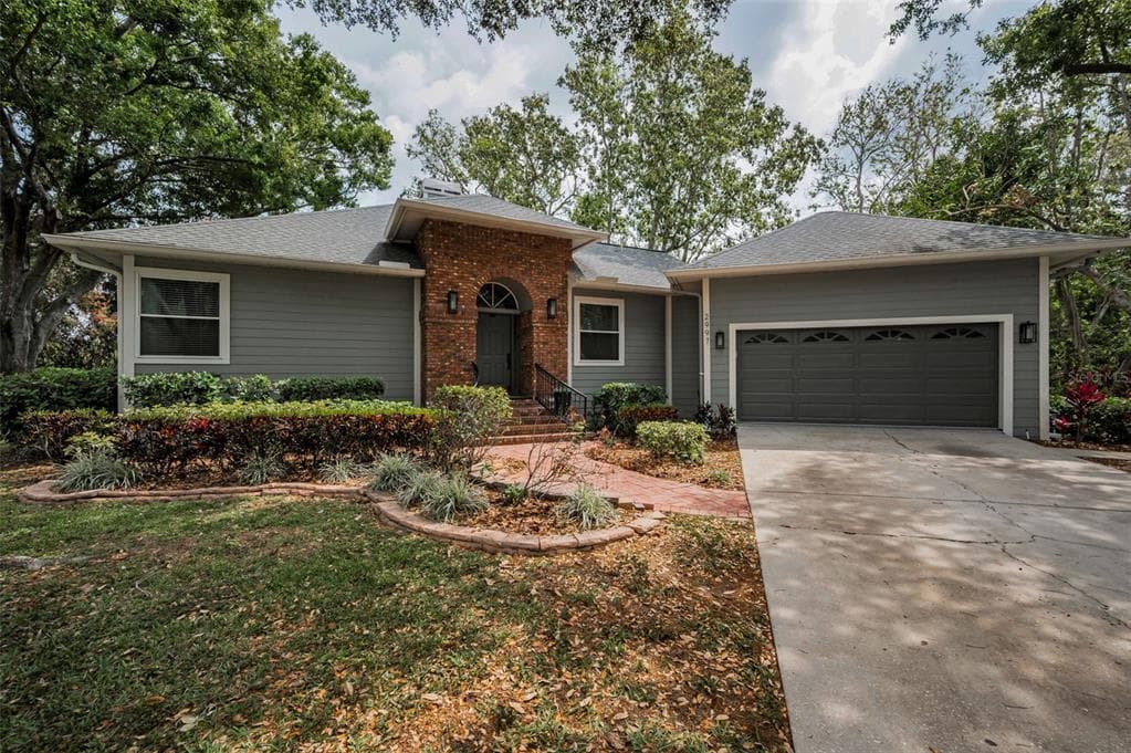 2997 EAGLE ESTATES CIRCLE E CLEARWATER, FL 33761
