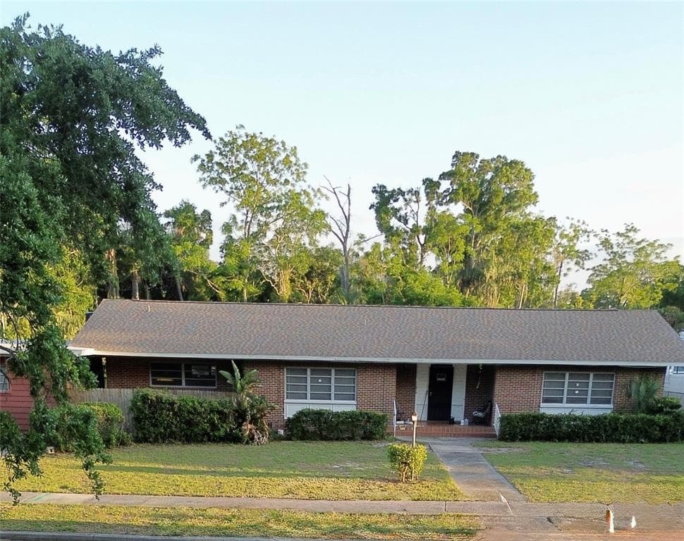 400 LAKE MAGGIORE BOULEVARD S ST PETERSBURG, FL 33705