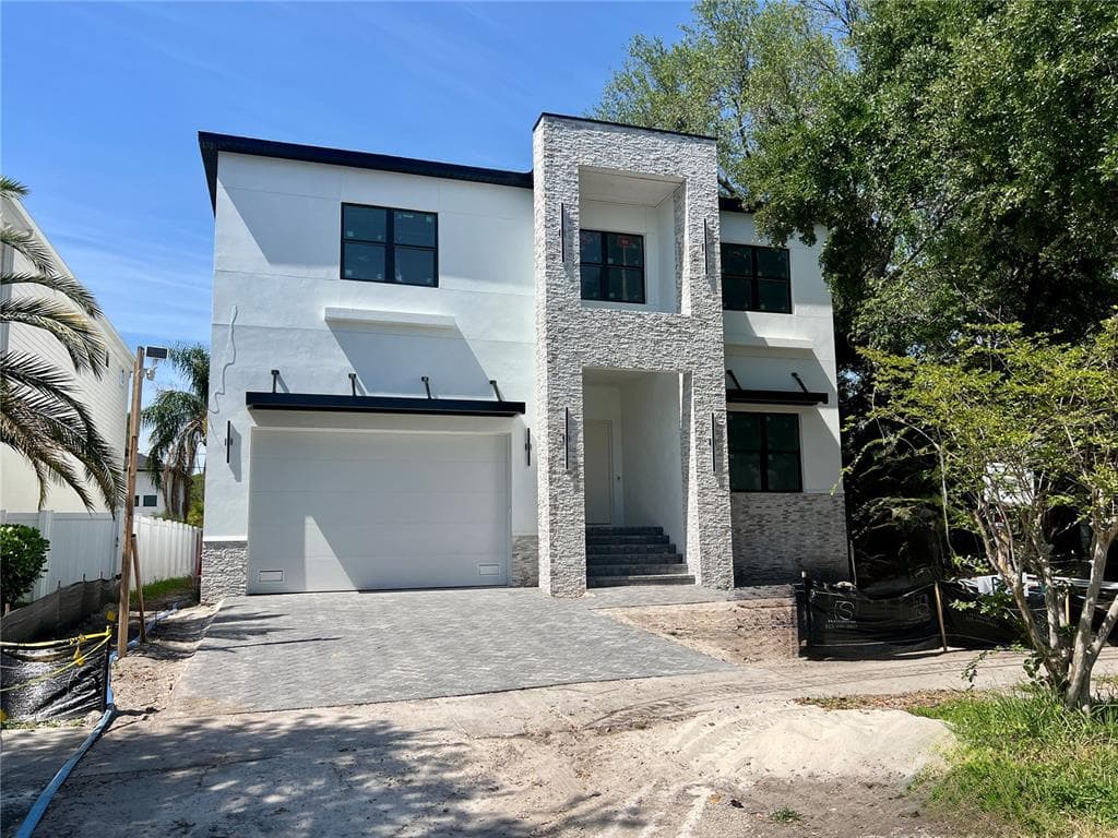 4633 W KENSINGTON AVENUE TAMPA, FL 33629