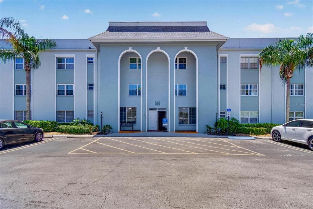 701 POINSETTIA ROAD UNIT 308 BELLEAIR, FL 33756