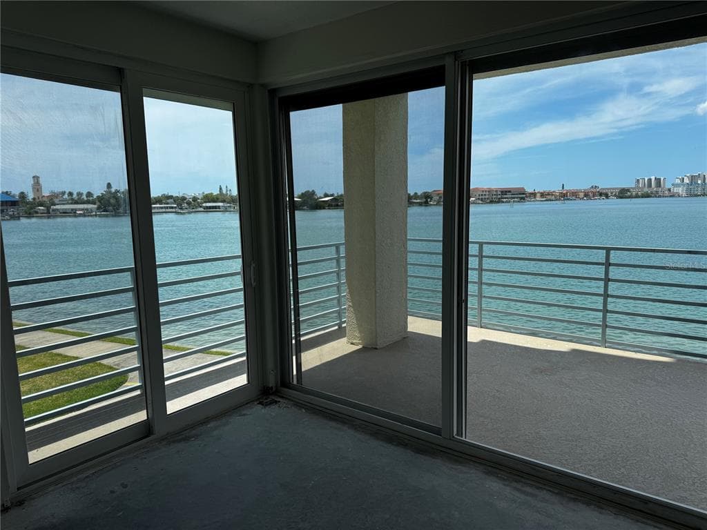7932 SAILBOAT KEY BOULEVARD S UNIT 101 SOUTH PASADENA, FL 33707