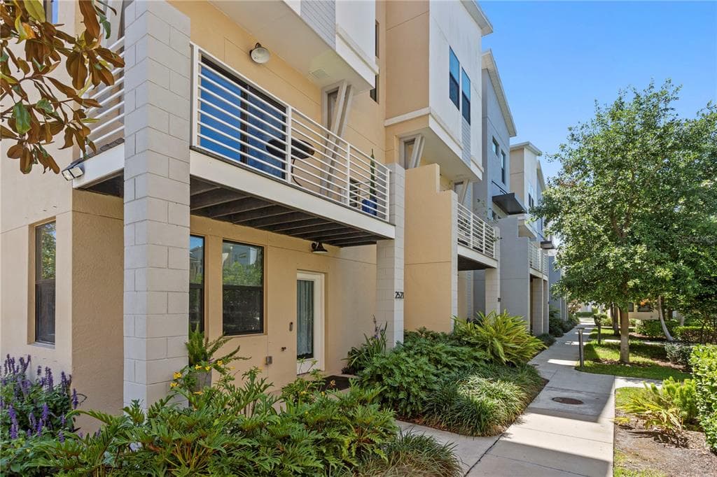 2521 11TH PLACE N ST PETERSBURG, FL 33713