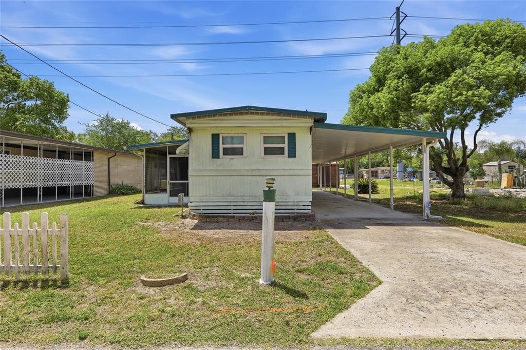 37622 MARCH LANE ZEPHYRHILLS, FL 33541
