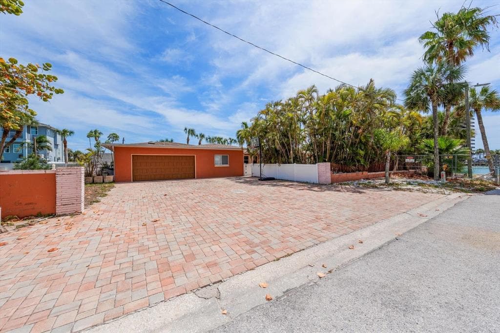 630-650 79TH AVENUE ST PETE BEACH, FL 33706