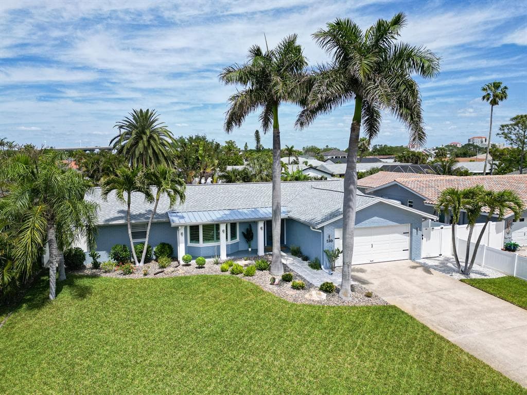 230 S JULIA CIRCLE ST PETE BEACH, FL 33706
