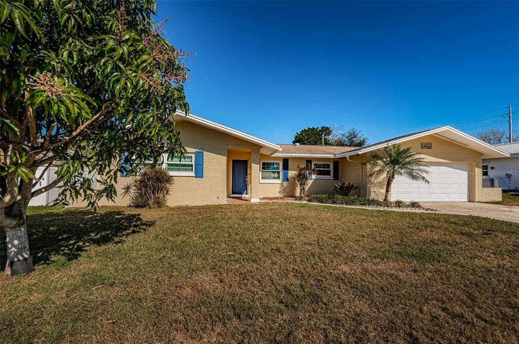 14025 YACHT CLUB BOULEVARD SEMINOLE, FL 33776