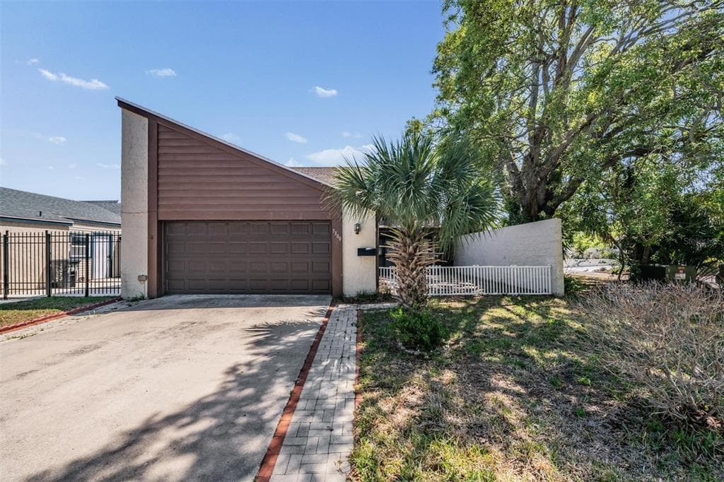 7300 BELLOWS FALLS LANE HUDSON, FL 34667