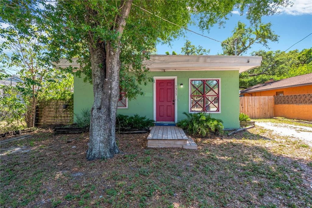 1315 E OSBORNE AVENUE TAMPA, FL 33603