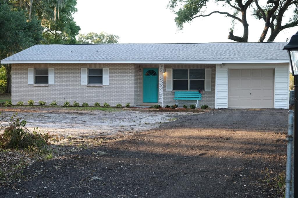 4454 EDWARDS ROAD PLANT CITY, FL 33567
