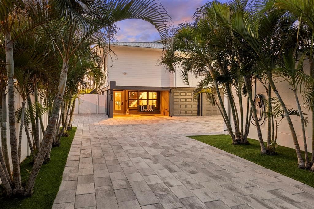 439 CAUSEWAY BOULEVARD